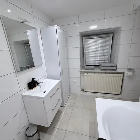 Eliasar2 Apartment