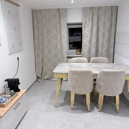 Eliasar2 Apartment
